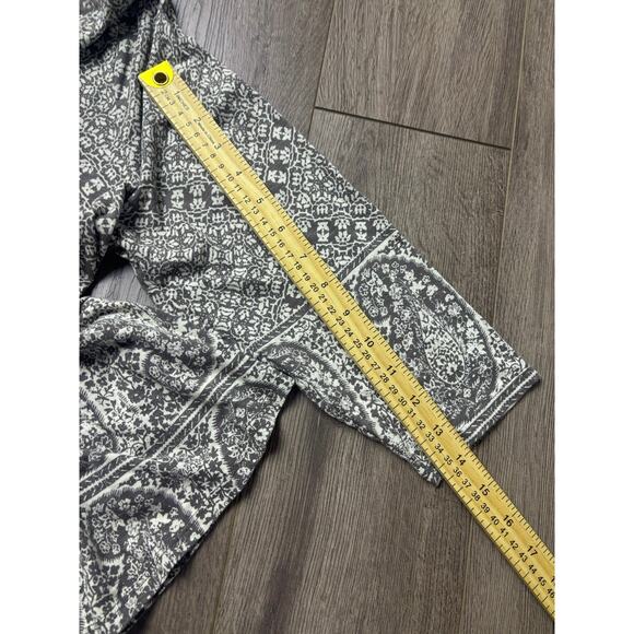 Lucky Brand 1X Boho Paisley Medallion Long Sleeve Top Gray Ivory Plus - Picture 4 of 8